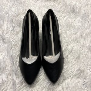 Nwob Matt & Nat Women’s Stanley Vegan leather block heel shoes in black size 6